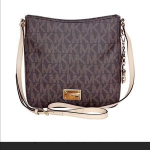 Michael Kors Jet Set Messenger Bag